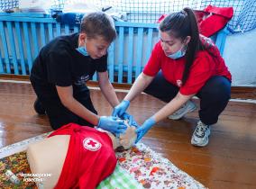 Знания — спасающие жизнь!  Участников «Движения первых»  обучили навыкам оказания  первой медицинской помощи