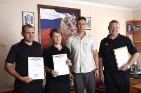 Сотрудники ГИБДД  принимают поздравления 