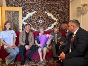 Ветерана поздравили с днём победы