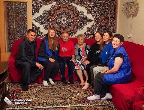 Ветерана Великой  Отечественной войны  поздравили с Новым годом