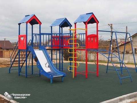 Детские площадки — подарок  черноморской детворе 