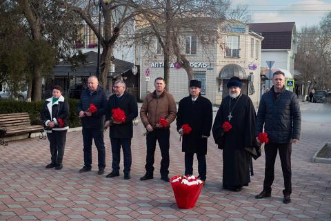 В день защитника отечества черноморцы  почтили память погибших в годы ВОВ