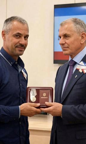 Андрей Белоцерковский награждён медалью «За мужество и доблесть