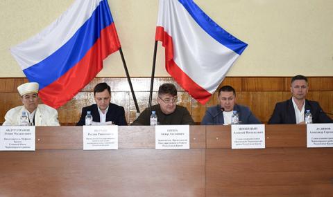 Руслан Якубов и Айдер Типпа  провели рабочую встречу  с депутатами и лидерами  общественного мнения  Черноморского района