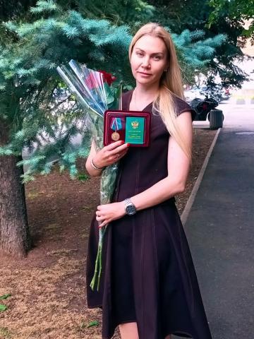 Лана Есипова награждена медалью  «От любви к Родине — к защите Отечества