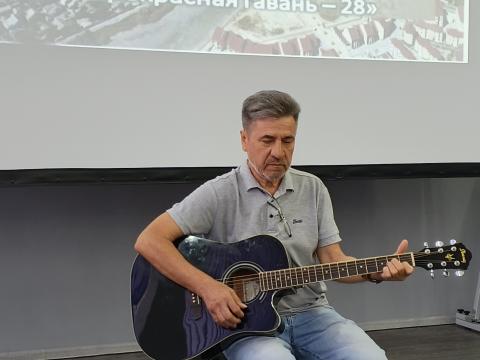 28 выпусков о главном:  сборник, который пишут все